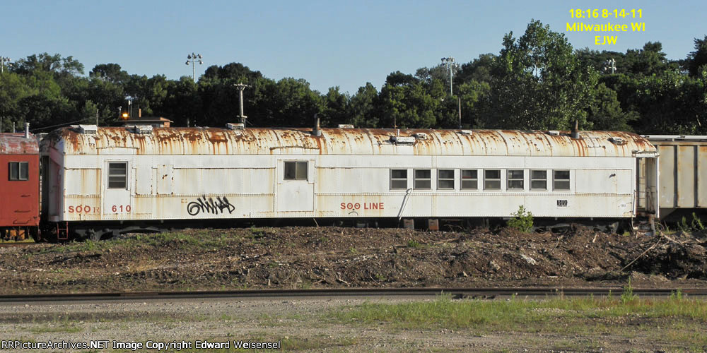 MoW crew car - possibly a kitchen in the left end?